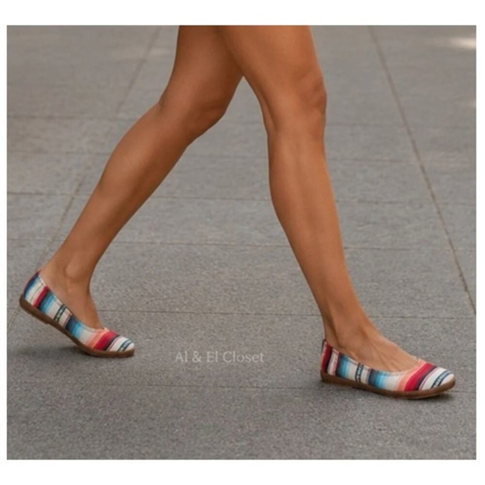 Zodiac Dawn Serape Stripe Ballet Flats Slip On Southwestern Womens US 9.5M NWT